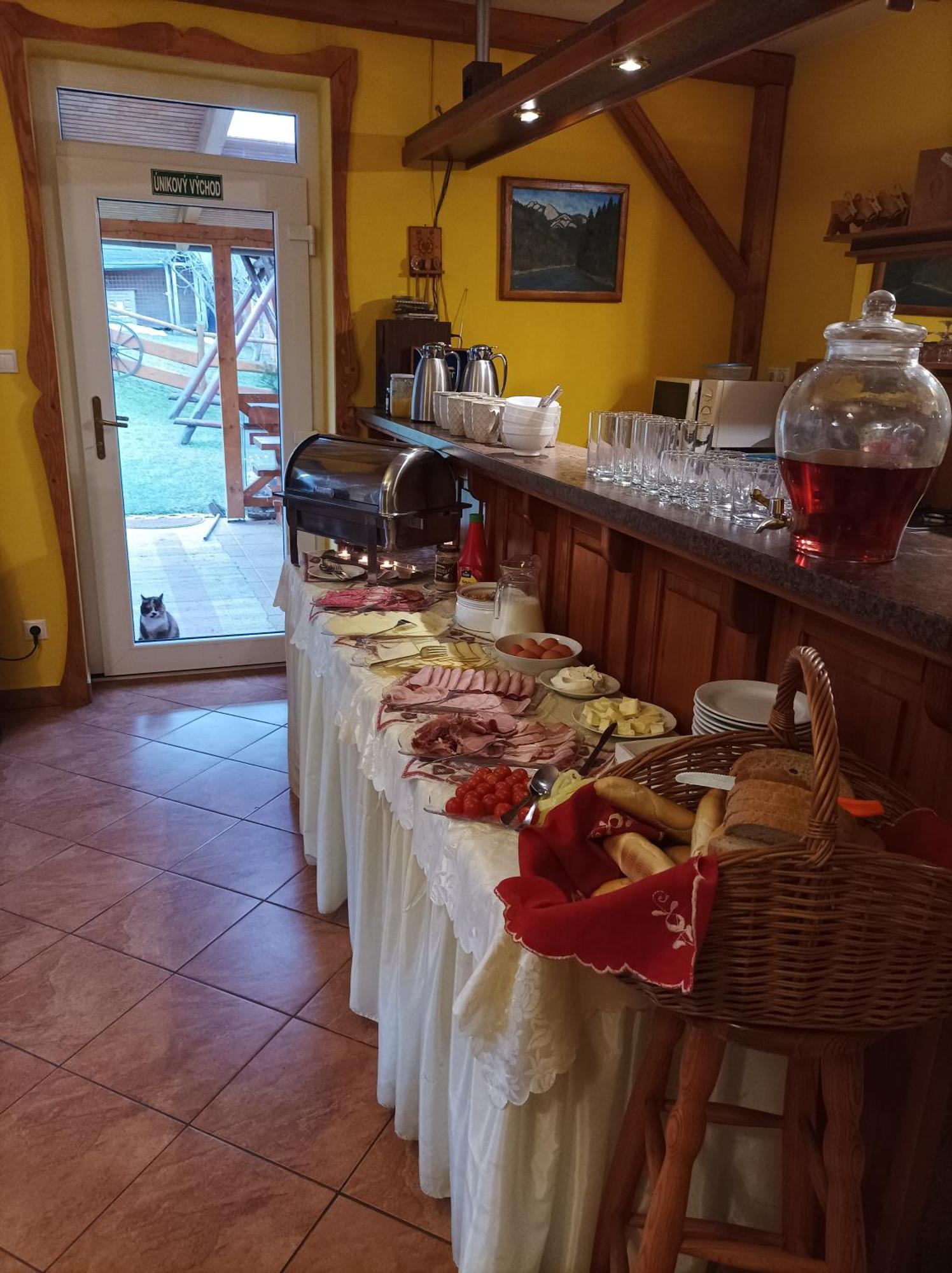 Pezion Limbovy Dvor Hotel Ménhárd Kültér fotó