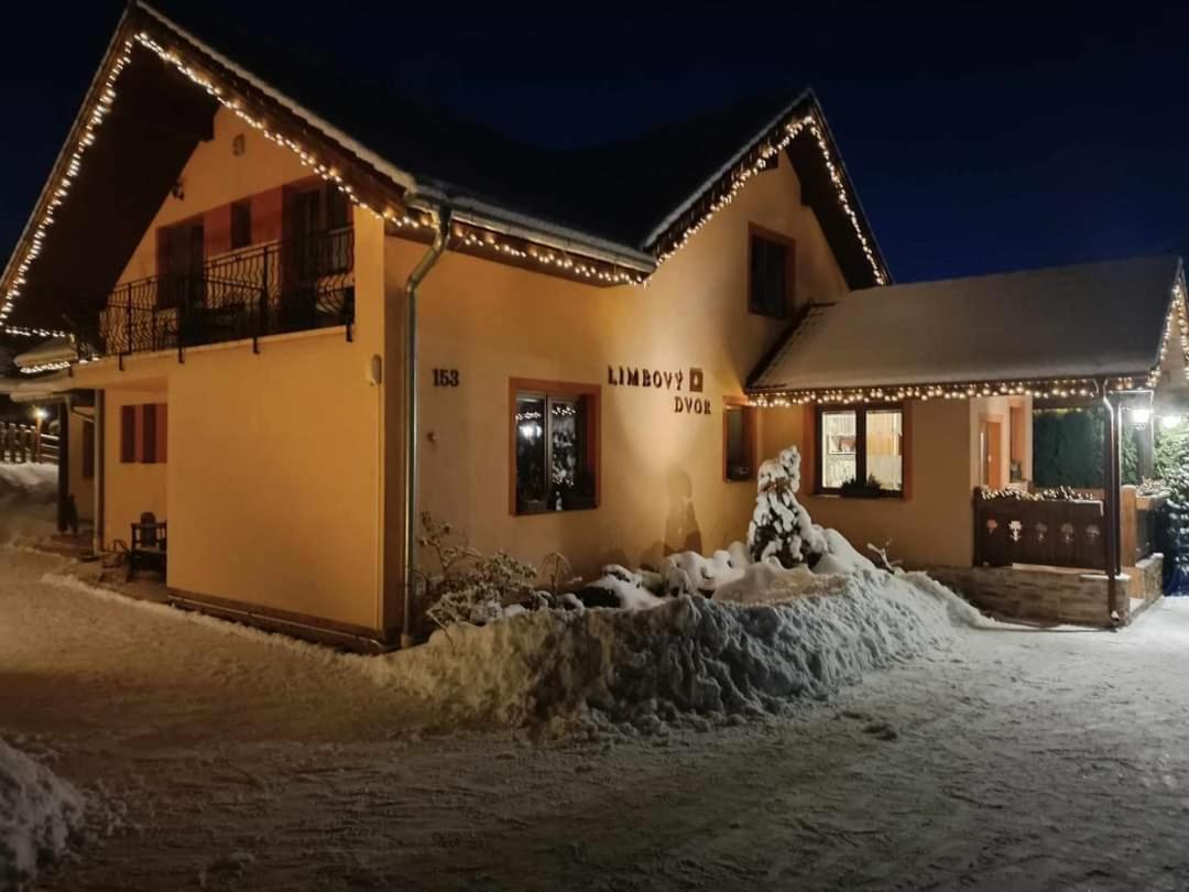 Pezion Limbovy Dvor Hotel Ménhárd Kültér fotó