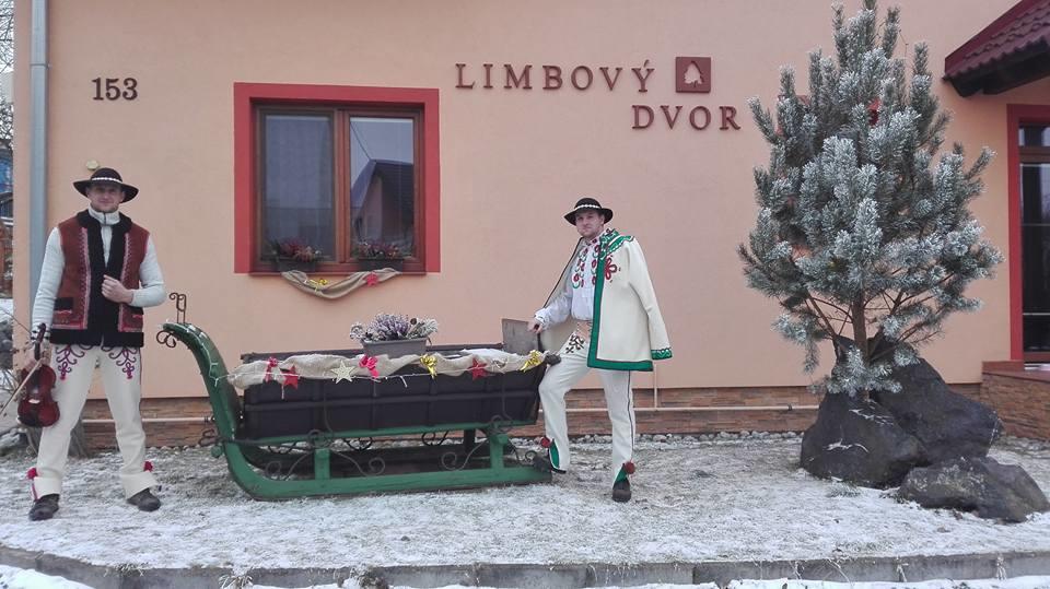 Pezion Limbovy Dvor Hotel Ménhárd Kültér fotó